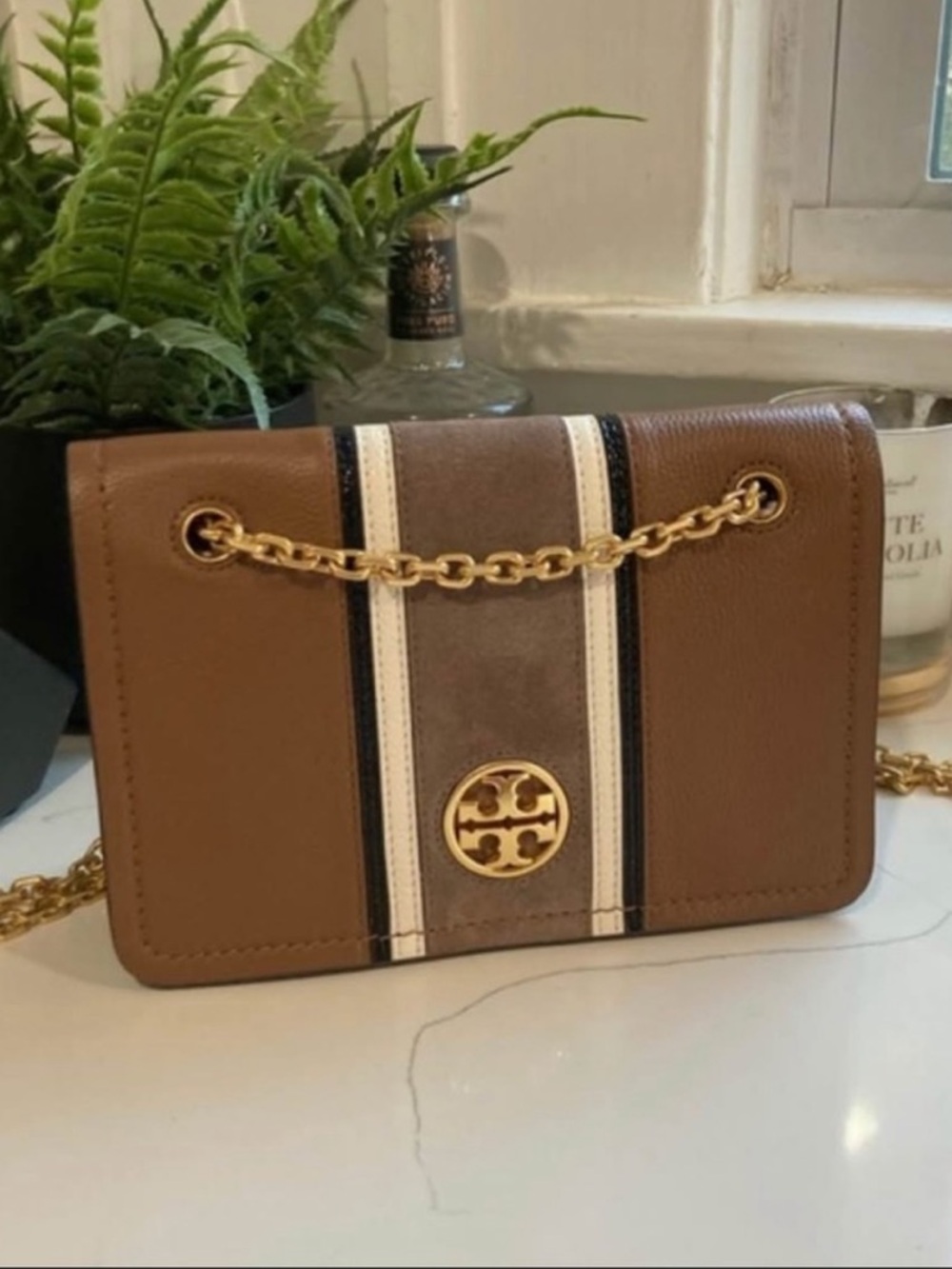 Tory Burch Carson Stripe Convertible Leather Shoulder Bag - Picture 2 of 7